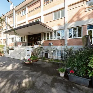 Casa Per Ferie Opera Don Calabria *** Rome